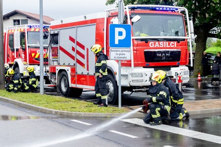 OBČINA PIVKA PREDAJA VOZILA GVC-1 PGD KOŠANA 6.5.2025 - Valter Leban-1691